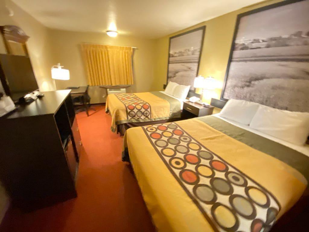 Super 8 By Wyndham Eau Claire Wi Otel Dış mekan fotoğraf