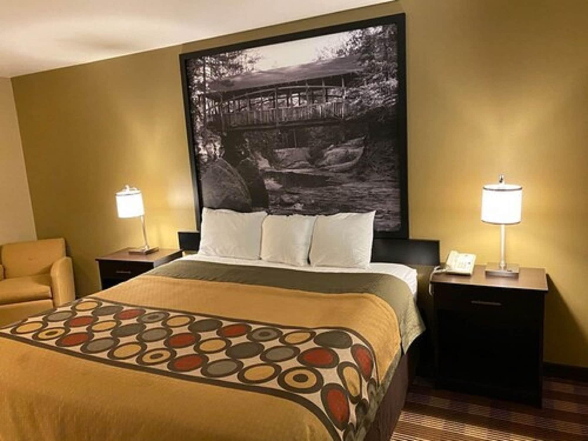 Super 8 By Wyndham Eau Claire Wi Otel Dış mekan fotoğraf