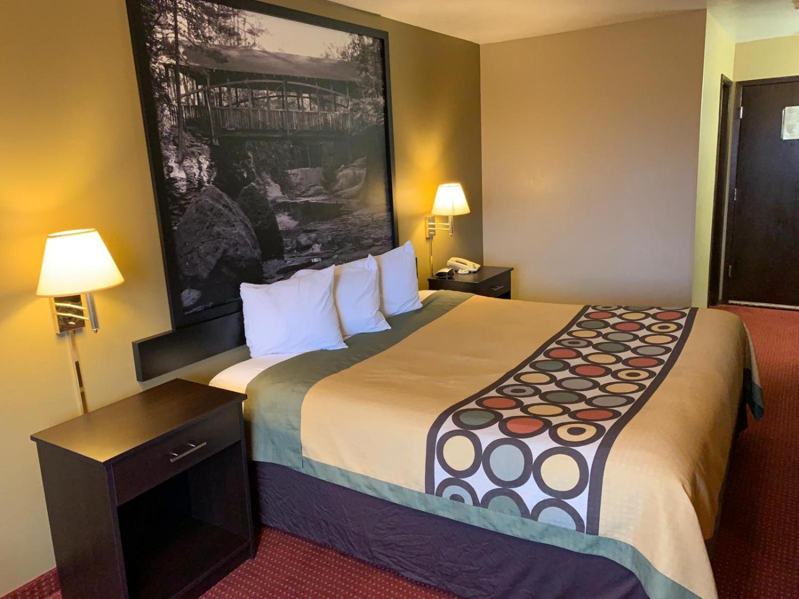 Super 8 By Wyndham Eau Claire Wi Otel Dış mekan fotoğraf