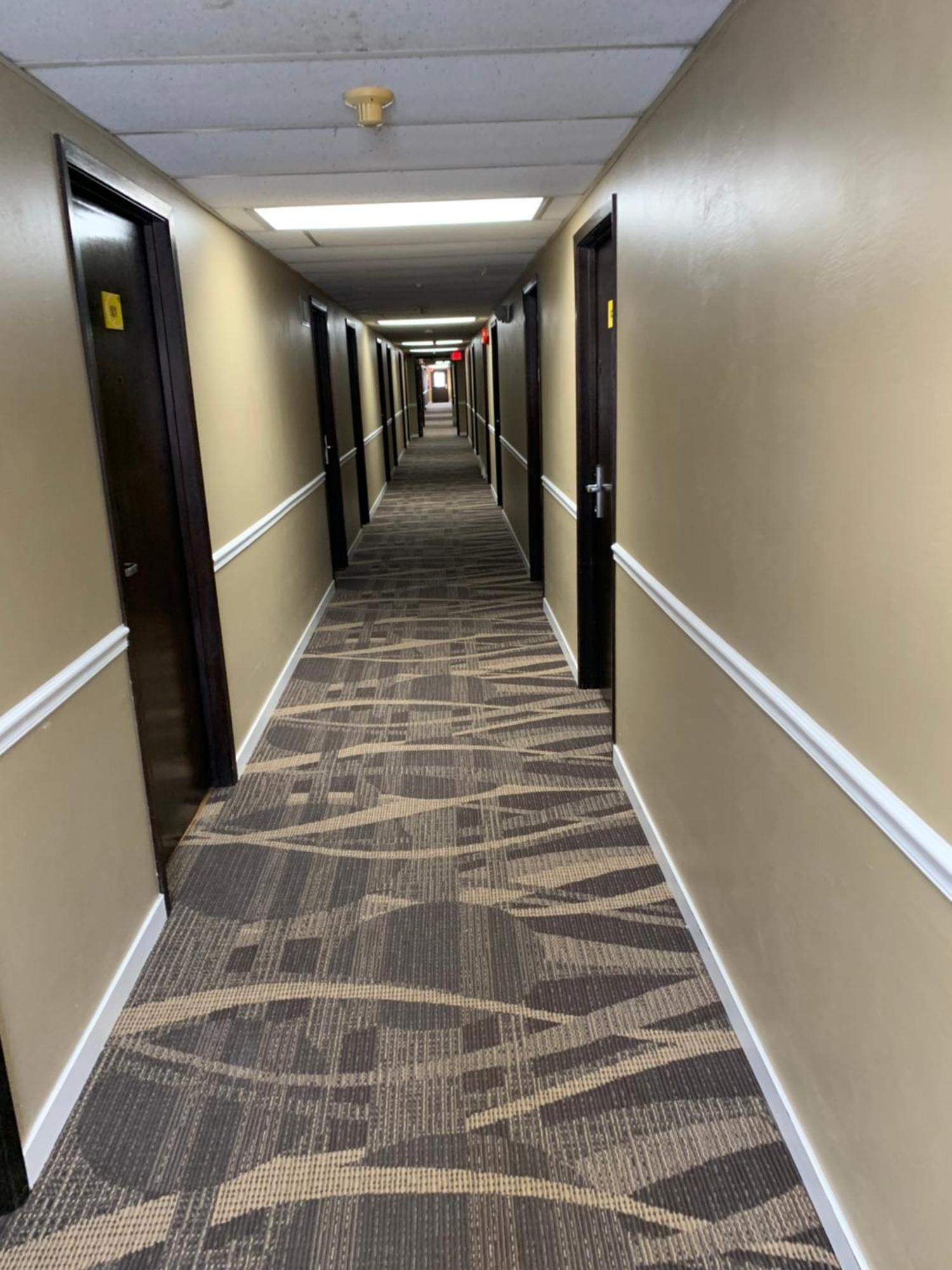 Super 8 By Wyndham Eau Claire Wi Otel Dış mekan fotoğraf